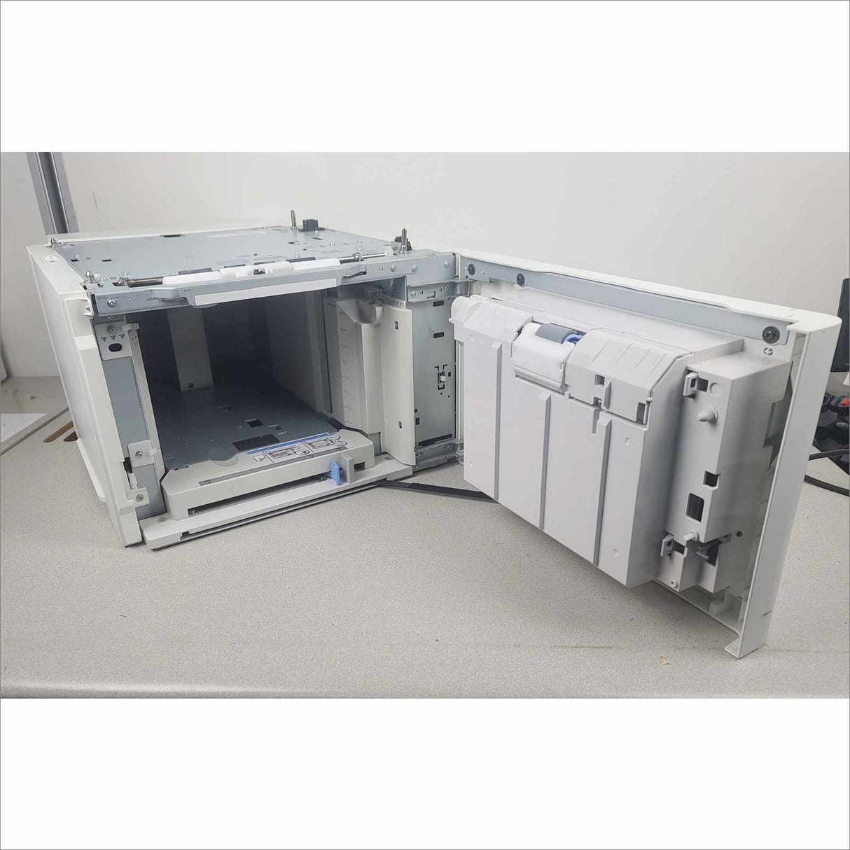 HP LaserJet Enterprise M604 / M605 / M606 Series Sheet Feeder - 1500 Sheet